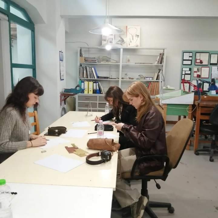 Students of 2 European Schools were trained for 2 weeks, at I.S.A.E.K. (I.I.E.K.) of Volos Municipality through Erasmus+ projects.  In addition to the mobility programs that are implemented for our students outside of Greece, ISAEK of Volos Municipality, 