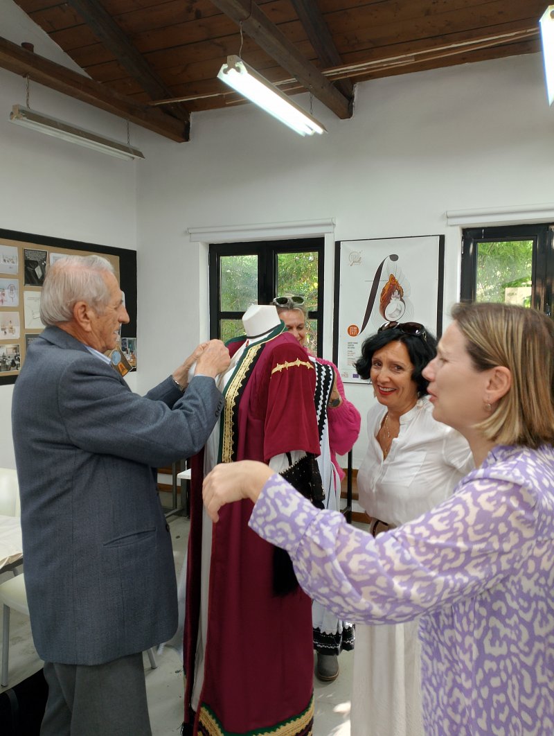 Workshop about Traditional Costumes at ISAEK Volos Municipality 