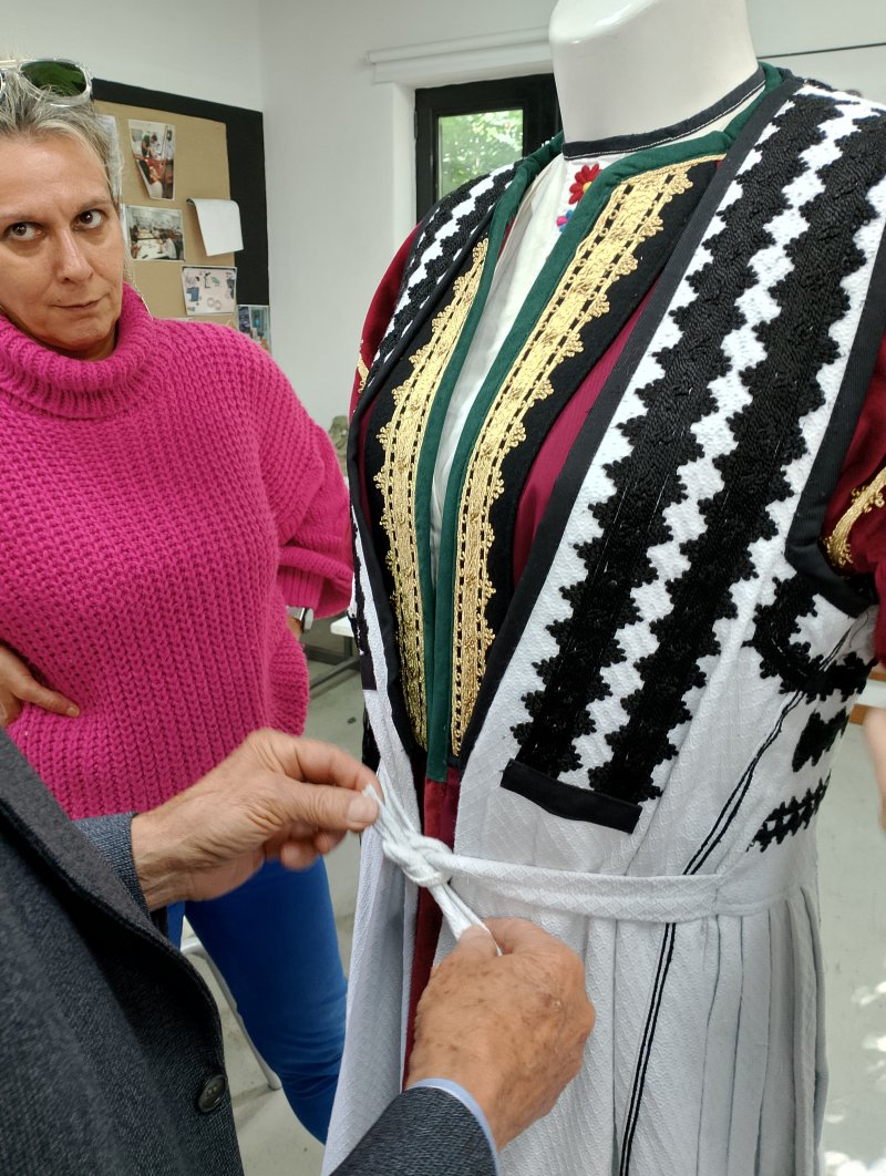 Workshop about Traditional Costumes at ISAEK Volos Municipality 