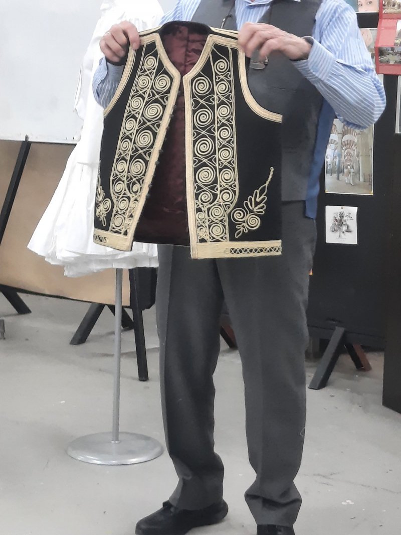 Workshop about Traditional Costumes at ISAEK Volos Municipality 